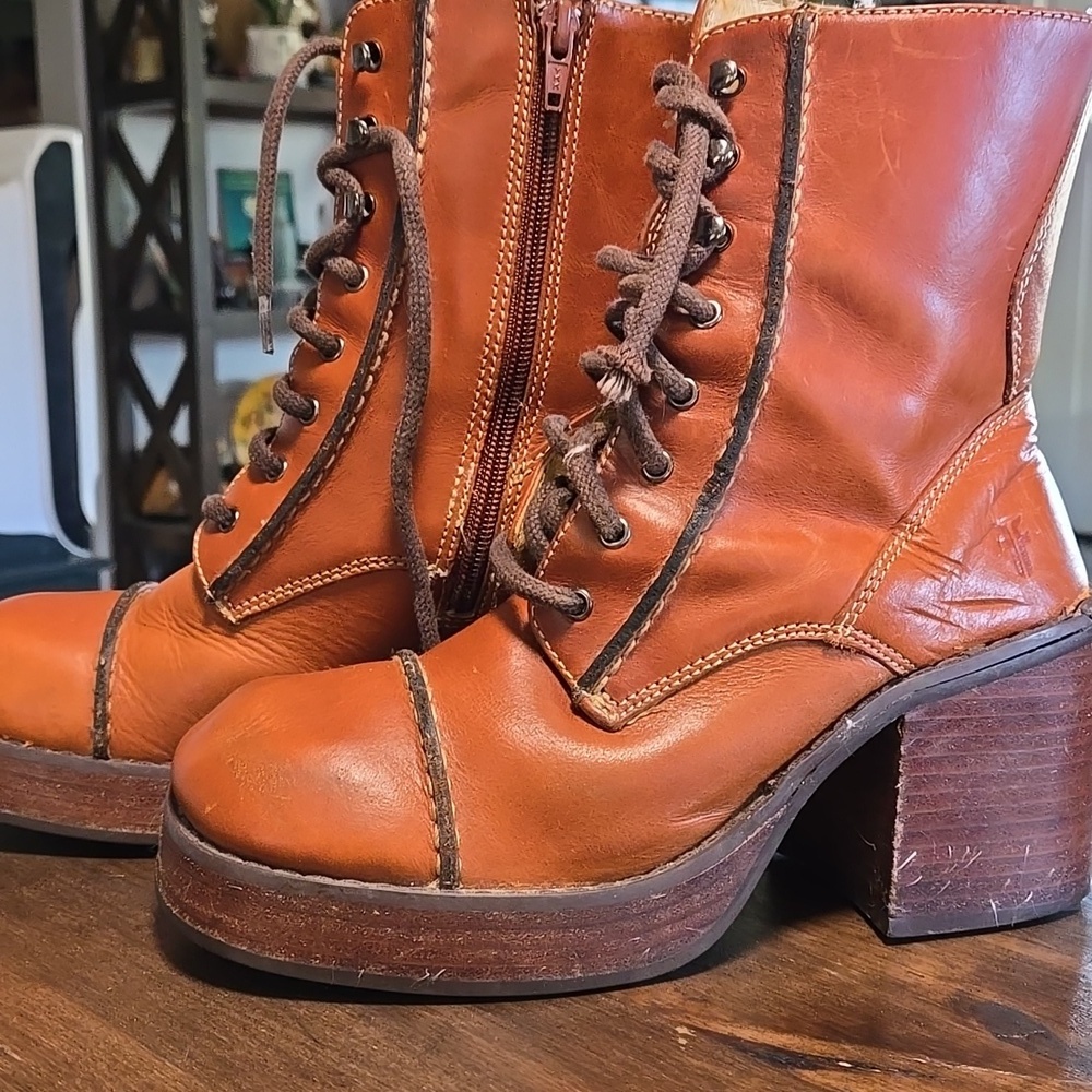 Y2K Frye Villager Lace Ups Size 7  Zip Closure Platform Perfection 3 Inch Heel - Picture 3 of 11